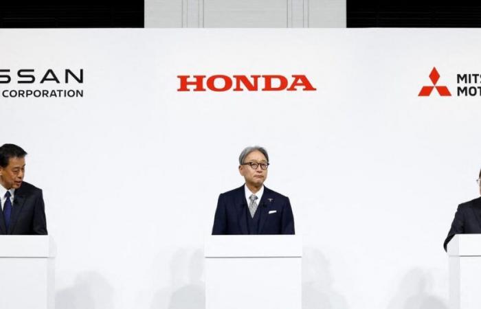 su exjefe Carlos Ghosn denuncia fusión con Honda