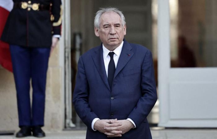 Francia: Valls, Borne… el gobierno de Bayrou se revela