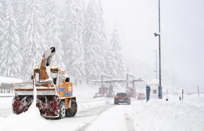 Las nevadas perturban el tráfico por carretera y ferrocarril en Suiza – rts.ch