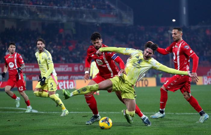 Todo pasa en el primer tiempo, Nico González decisivo