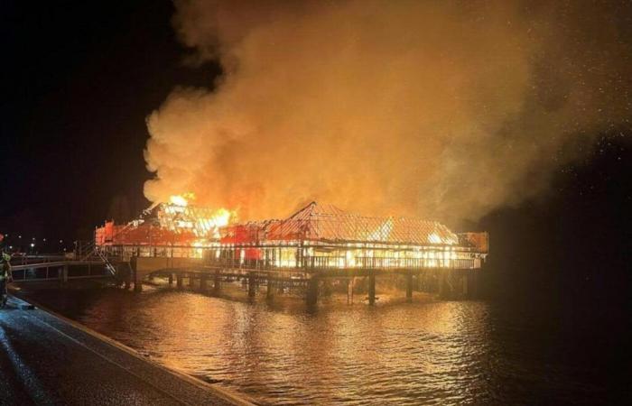 Histórica casa de baños suiza en el lago de Constanza destruida en un incendio