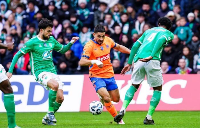 Maupay comparte una canción de Cazarre para calmar a ASSE