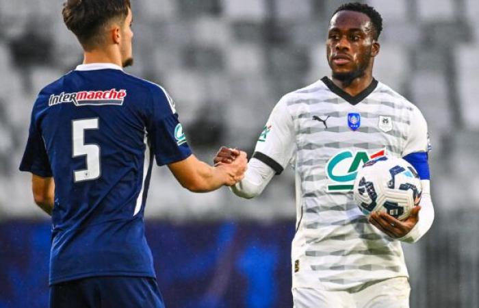 Arnaud Kalimuendo: “Espero lo mejor para este mítico club del Girondins”