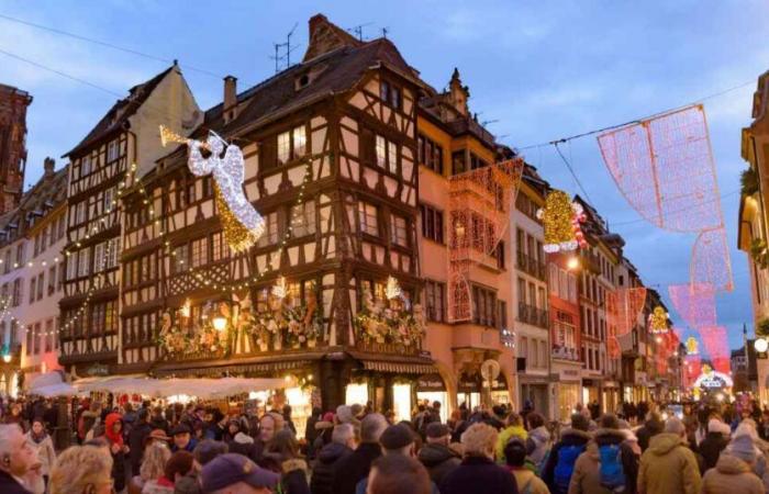 En el mercado de Estrasburgo, la alegría navideña a pesar de Magdeburgo