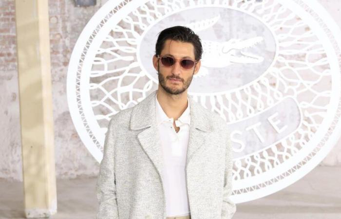 Detrás de escena del último rodaje “memorable” de Pierre Niney en una piscina parisina