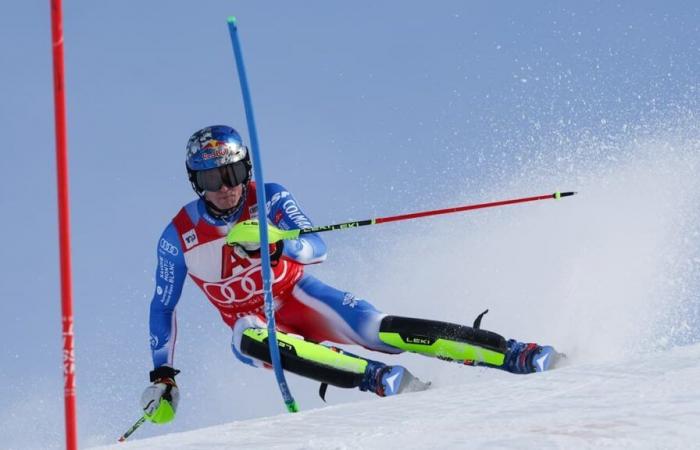 Noël y Amiez en una emboscada antes de la 2.ª ronda del slalom de Alta Badia