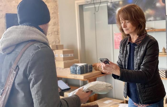 Cómo gestionan los comerciantes de Périgueux la afluencia de paquetes antes de las vacaciones