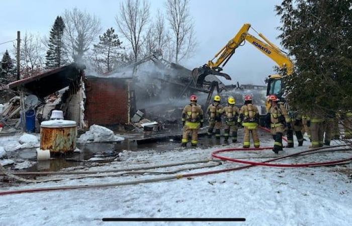 Un incendio destruye un edificio en Abercorn