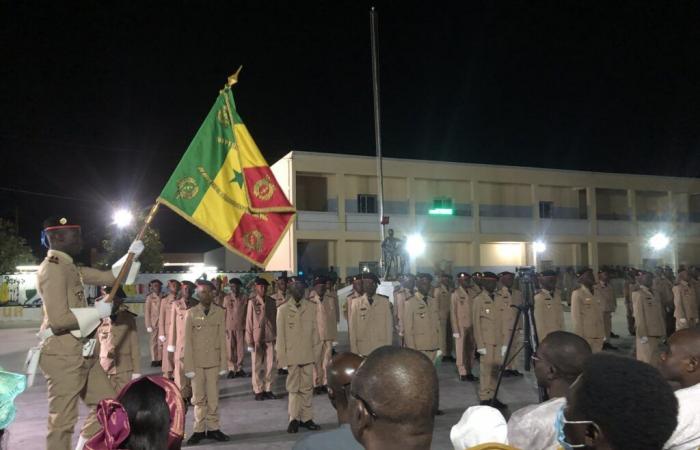 Saint-Louis: escuela militar Charles N’tchorère: la bandera nacional presentada a los alumnos de sexto grado que también recibieron sus atributos