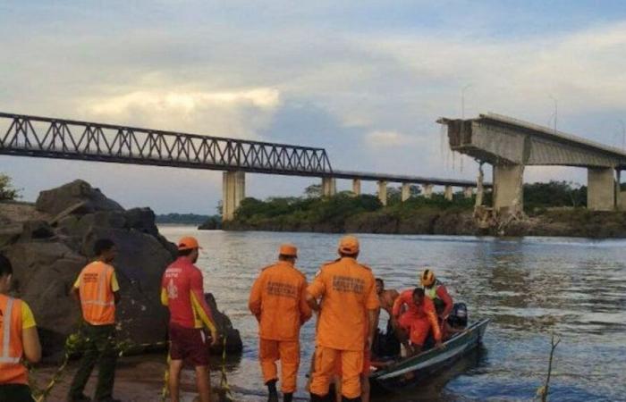 Brasil: 2 muertos y 12 desaparecidos tras el derrumbe de un puente