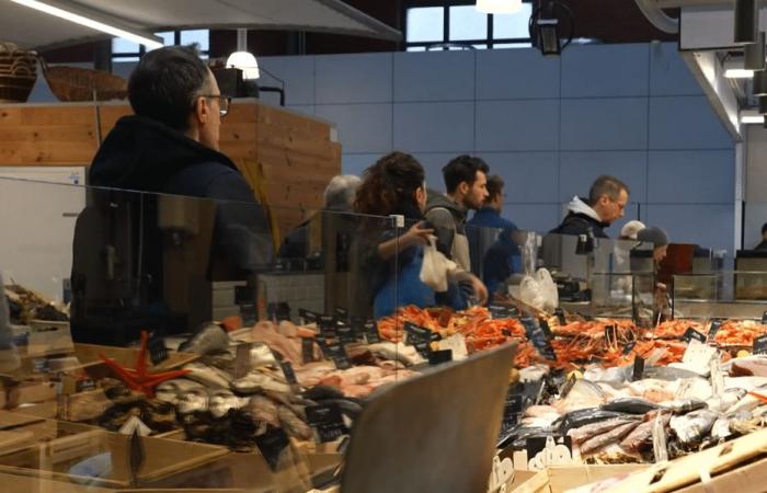 Unas horas antes de la comida de Nochebuena, últimas compras para los habitantes de Lille