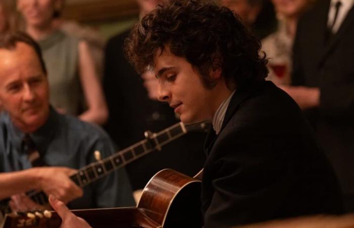 “Un completo desconocido”: Timothée Chalamet, un Bob Dylan libre e intransigente