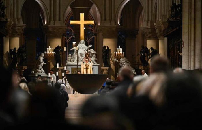 [PHOTOS] Las primeras misas navideñas en Notre-Dame desde el incendio llenan de “alegría” a los fieles