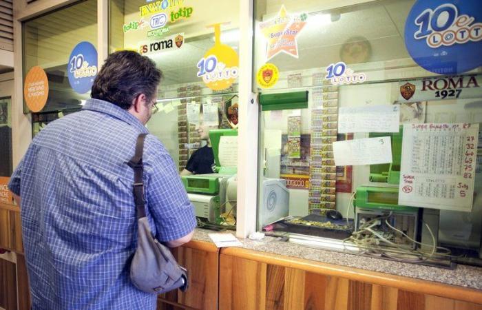 “Escondí el recibo en mi chimenea”: una pareja gana el premio mayor de 10 millones de euros de la lotería justo antes de Navidad