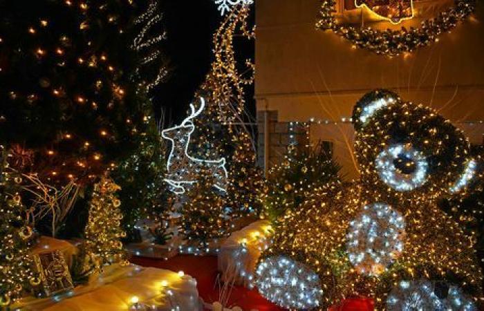 Cerca de Saint-Malo, las iluminaciones de esta casa atraen a la gente desde hace 10 años