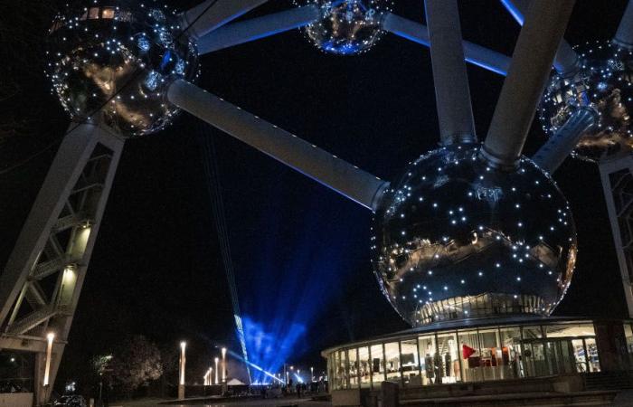 Caótica llegada de influencers al Atomium: la policía investiga, dos agentes supuestamente recibieron regalos