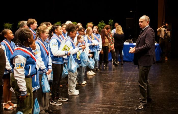 estos jóvenes se están metiendo en política, su consejo asesor vuelve después de 6 años