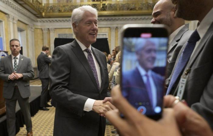 Bill Clinton hospitalizado por fiebre: actualizaciones del tratamiento médico