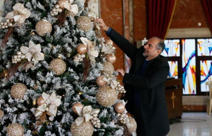 Oriente Medio. Emoción entre los cristianos en Siria tras la quema de un árbol de Navidad