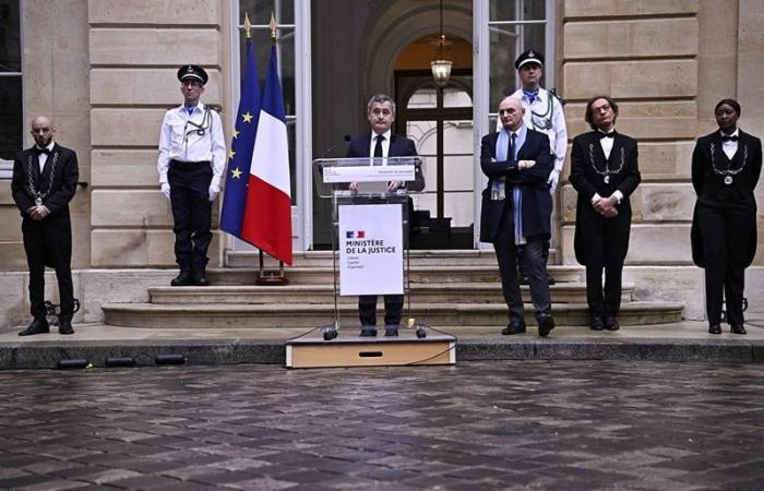 El gobierno de Bayrou asume el poder, nueva amenaza de censura