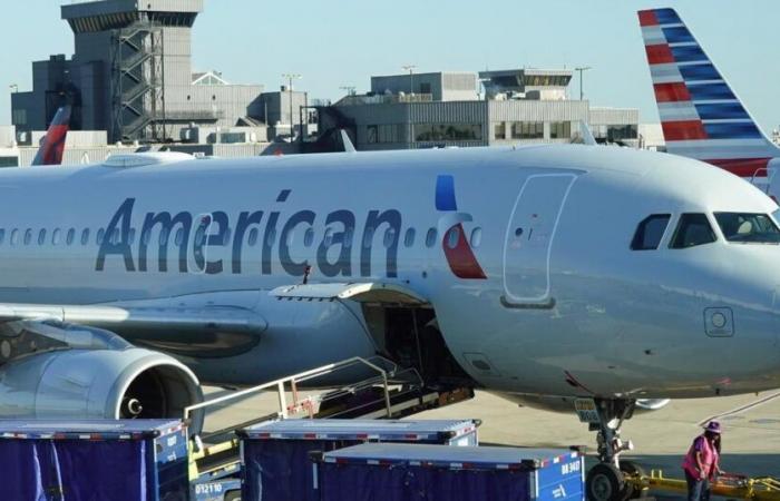 La parada en tierra de American Airlines tiene un efecto dominó en el aeropuerto Logan de Boston en Nochebuena