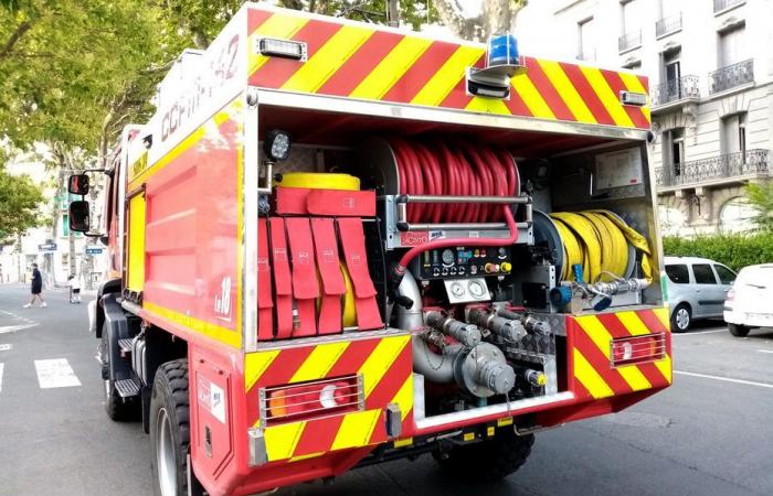 Dos ancianos hospitalizados tras un incendio en su casa