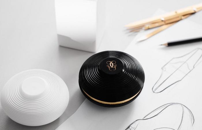 Guerlain y Ora ïto presentan una creación futurista en porcelana de Limoges