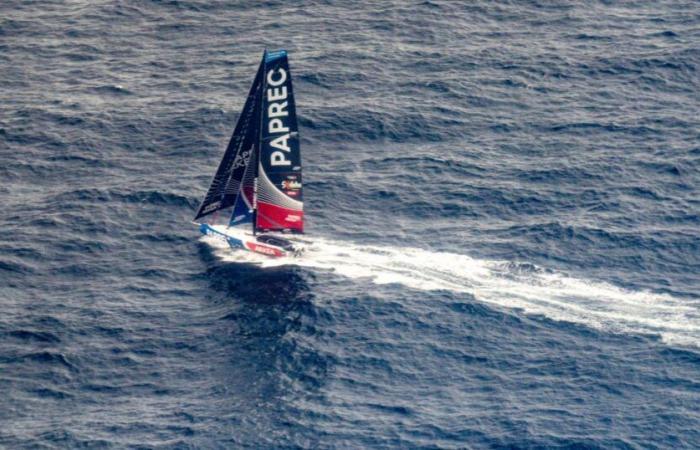 Yoann Richomme amplía la ventaja en cabeza, Sébastien Simon a la vista del Cabo de Hornos