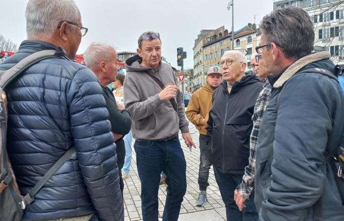 Un incendio destruye un suelo y el tejado del hotel-restaurante Le Monte Carlo, en Bayona