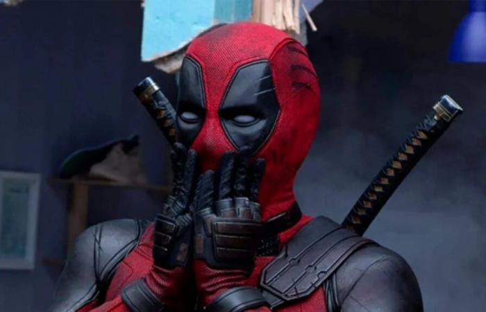 Interrumpen a Deadpool mientras cuenta un cuento en los parques Disney y su reacción es de película