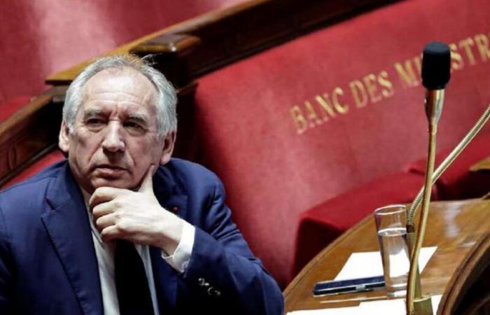 Francia: El gobierno de Bayrou asume el cargo bajo el fuego de las críticas