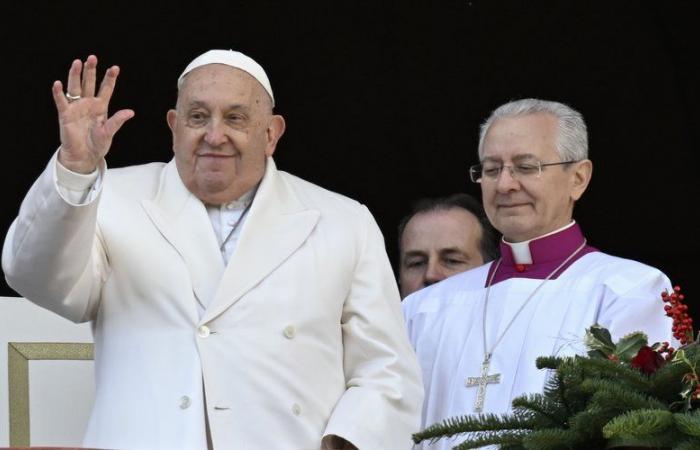 “Que se calle el ruido de las armas en la Ucrania devastada por la guerra”… el deseo del Papa Francisco durante la bendición “Urbi et Orbi”