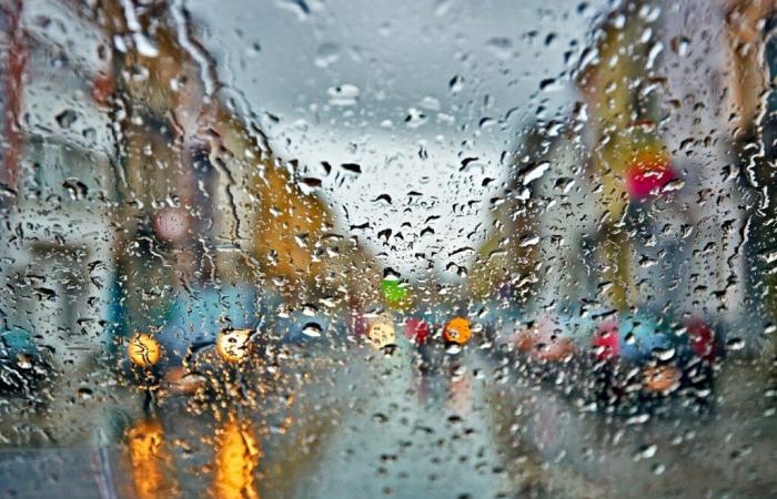 El frescor acompañado de lluvias ligeras persistirá hasta el jueves.