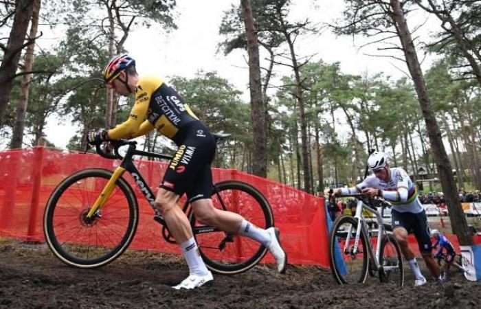 Wout van Aert se encuentra con Mathieu Van der Poel en ciclocross este viernes en Bélgica