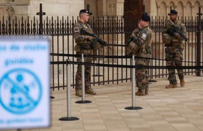 EN FOTOS. Miles de personas se reunieron en Notre-Dame de París para las primeras misas navideñas desde la reapertura de la catedral