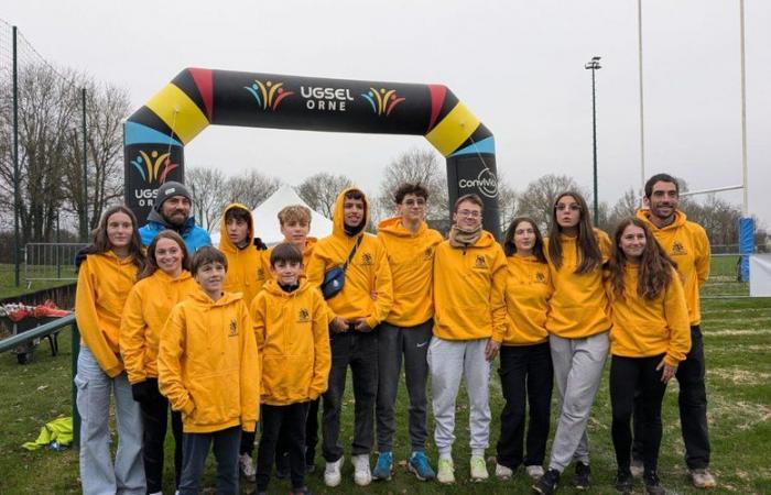 Casseneuil. Estudiantes de secundaria de Saint-Pierre en el campeonato de Francia de cross-country