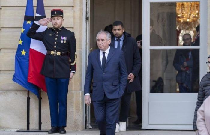 Los ministros del gobierno de Bayrou toman posesión de sus cargos