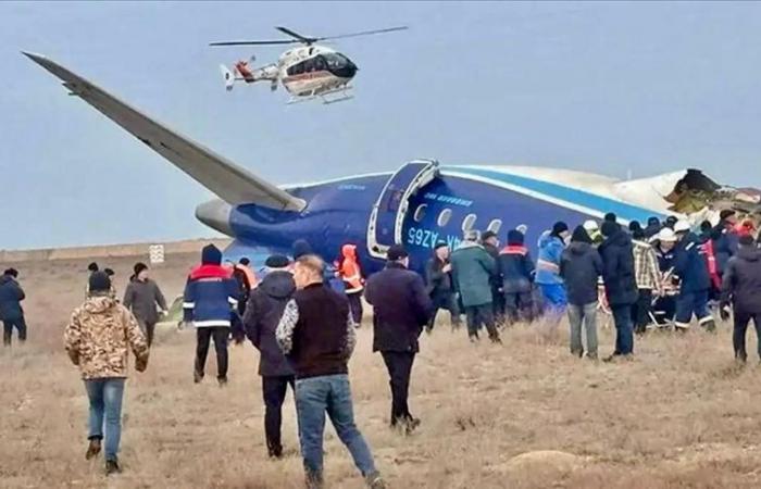 32 supervivientes y 35 desaparecidos en accidente aéreo en Kazajistán [Vidéos]