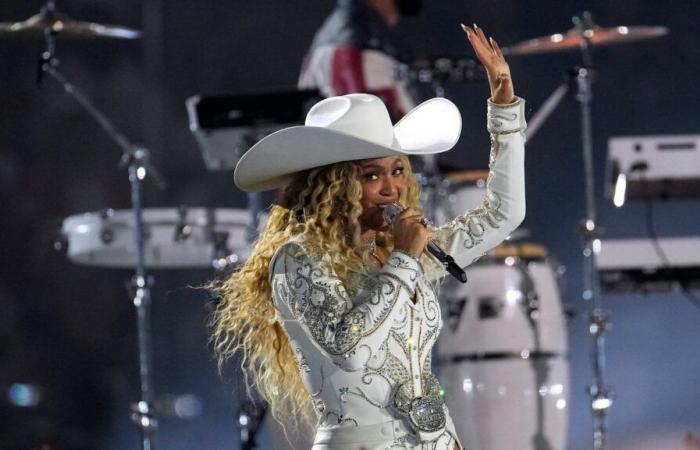 Beyoncé interpreta ‘Cowboy Carter’ durante el espectáculo de medio tiempo del día de Navidad de la NFL