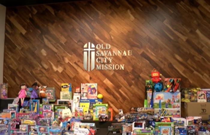 Old Savannah City Mission regala comidas y juguetes el día de Navidad