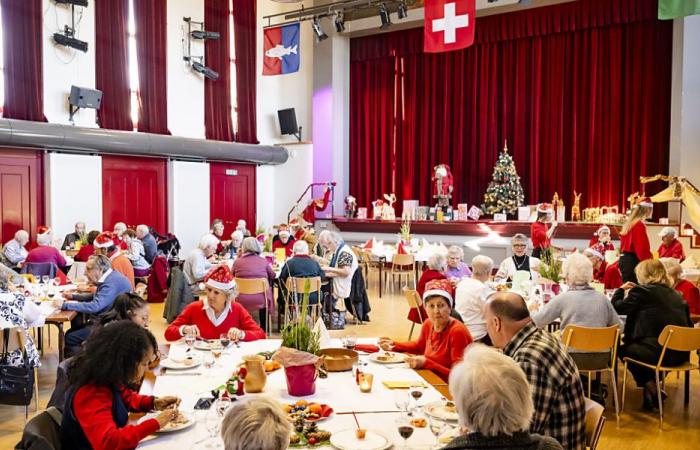 Nyon (VD): una cincuentena de personas mayores se reunieron para celebrar la Navidad