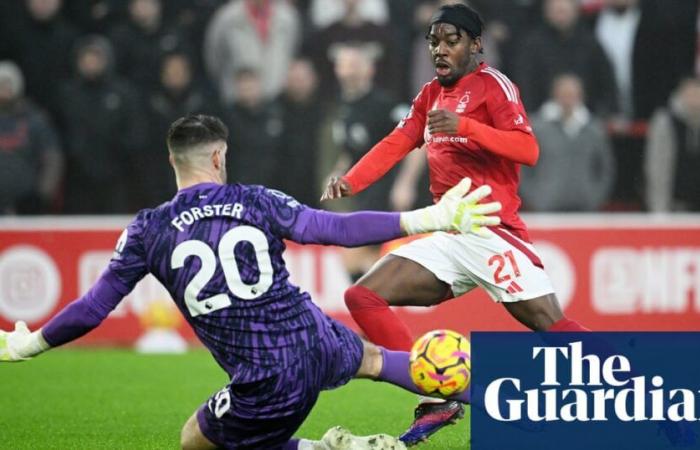 Nottingham Forest sube al tercer puesto después de que el gol de Anthony Elanga derrotara al Tottenham | primera división