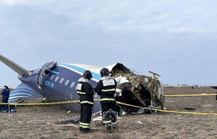 Un avión se estrella en Kazajstán: varios supervivientes, esto es lo que sabemos