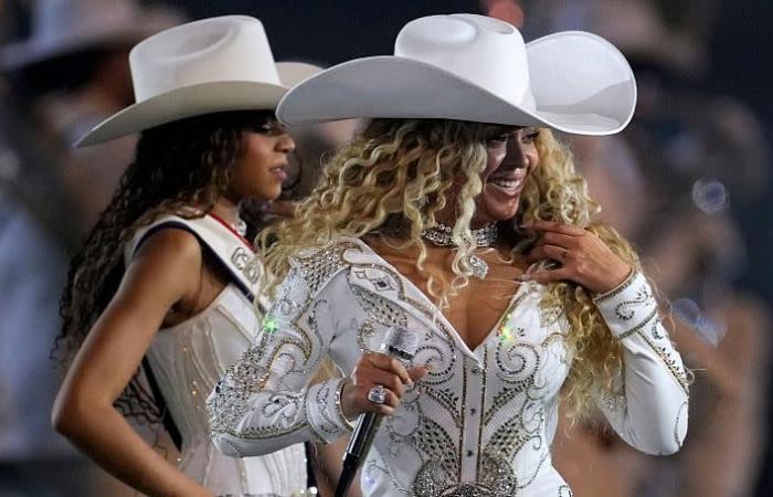 Beyoncé, triunfante en un partido navideño de la NFL, anuncia sorpresas para enero de 2025