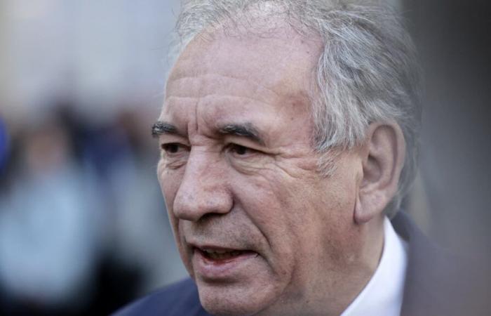 Bayrou emite circular para apoyar a los funcionarios y “garantizar la continuidad” de los servicios públicos