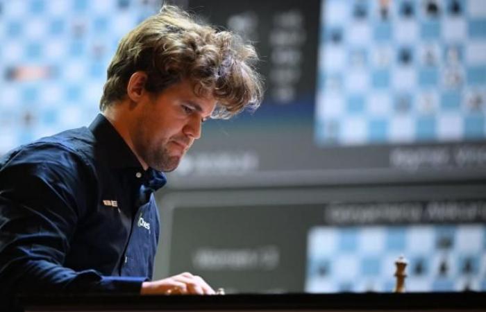 Magnus Carlsen abandona el Mundial de Ajedrez Rápido por llevar vaqueros