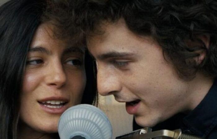 Timothée Chalamet y Monica Barbaro de A Complete Unknown sobre música, género y protesta