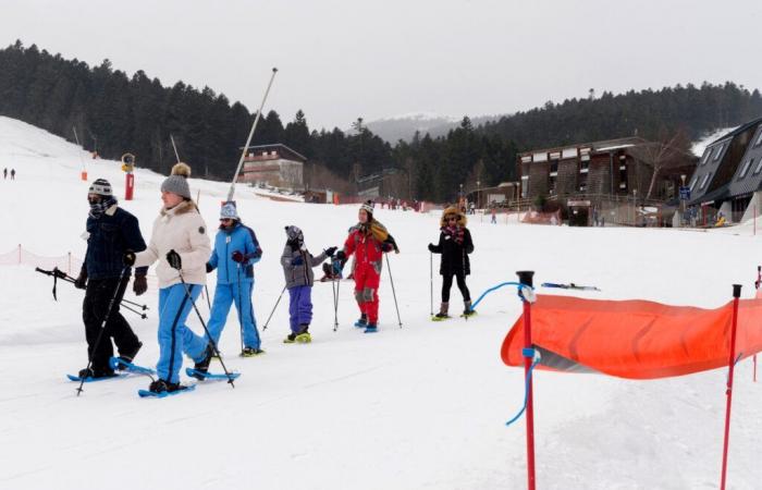 Cómo la llegada de la nieve trae sonrisas a las pequeñas estaciones de esquí