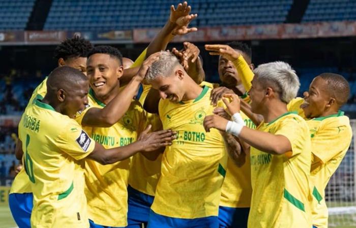 La delegación de Mamelodi Sundowns llega a Casablanca