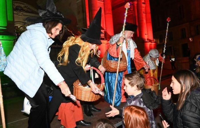 La Befana llega a la plaza de la catedral de Auch para encantar el inicio de 2025